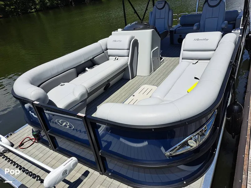 Slide: The Image of Bentley Pontoons Elite 253 Swingback 2023 - 14454450