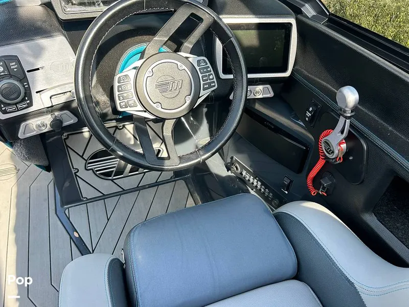 Slide: The Image of Steering Wheel - 14712442