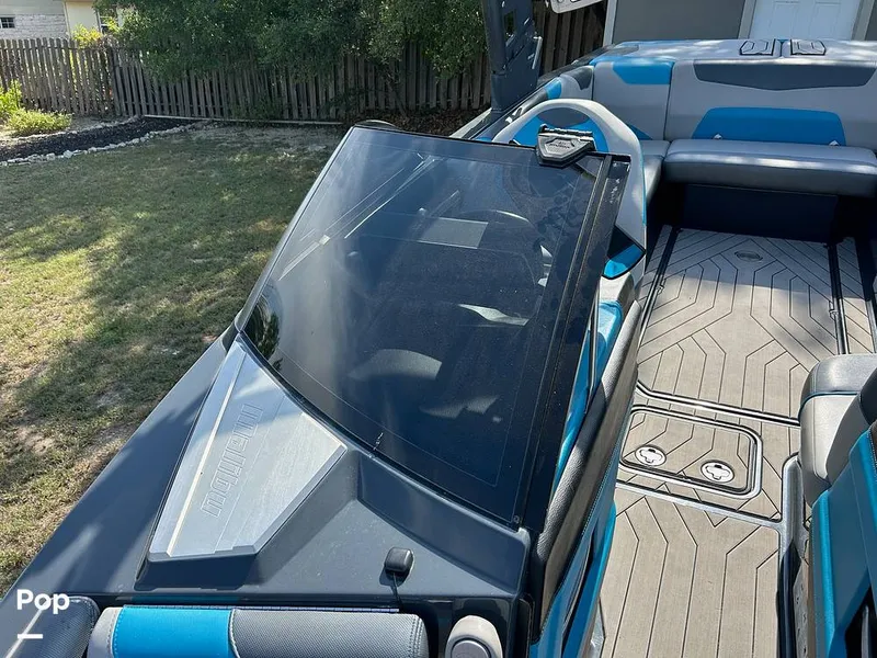 Slide: The Image of Windshield - Walk Through - 14712369