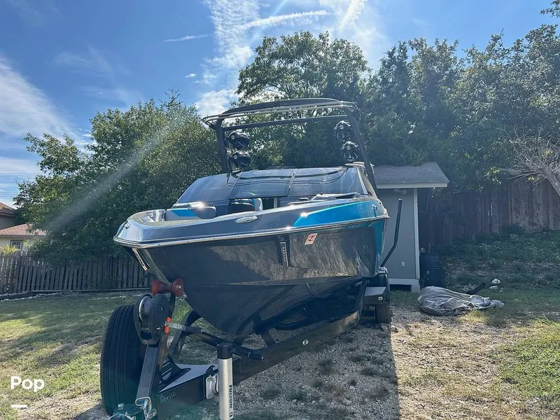 Slide: The Image of Malibu Wakesetter 23 LSV 2018 - 14712418