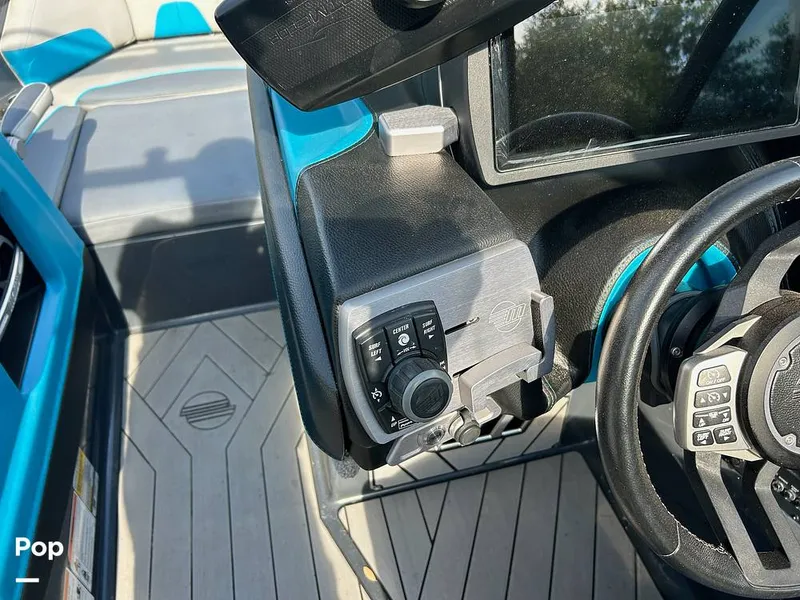 Slide: The Image of Malibu Wakesetter 23 LSV 2018 - 14712348