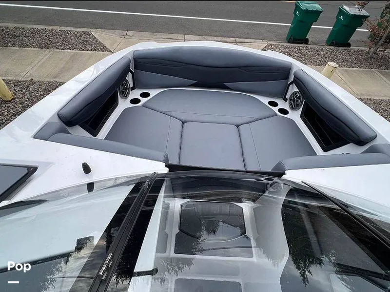 Slide: The Image of Axis a225 2023 - 14485812