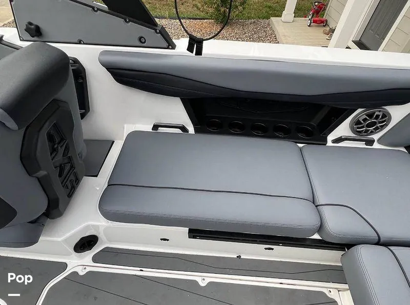 Slide: The Image of Axis a225 2023 - 14485816