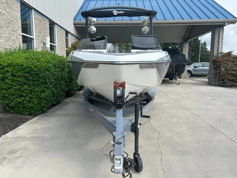 Slide: The Image of Malibu Wakesetter 23LSV 2022 - 4