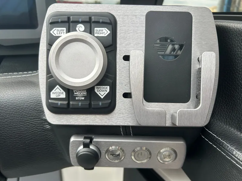 Slide: The Image of Malibu Wakesetter 23LSV 2022 - 26