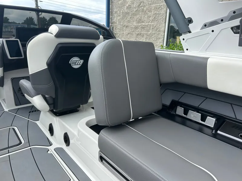 Slide: The Image of Malibu Wakesetter 23LSV 2022 - 19