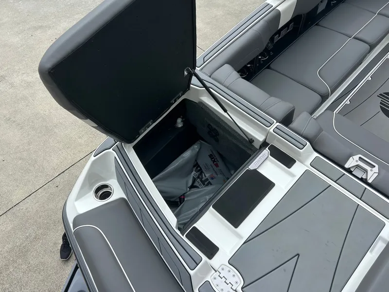 Slide: The Image of Malibu Wakesetter 23LSV 2022 - 11