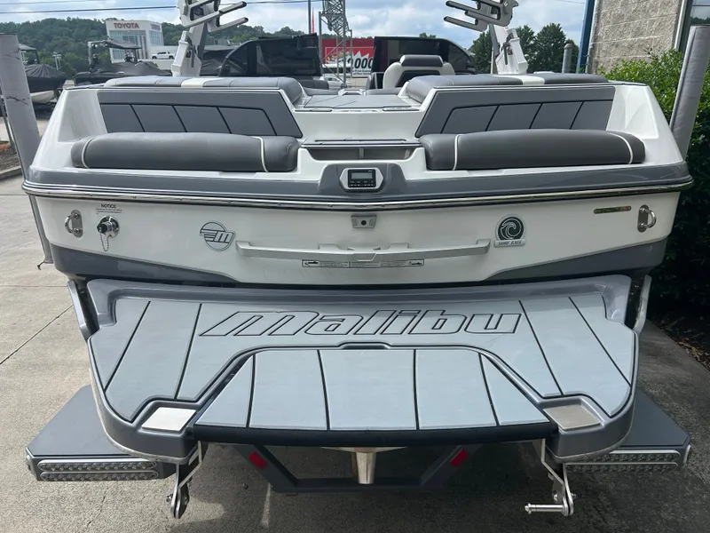 Slide: The Image of Malibu Wakesetter 23LSV 2022 - 5