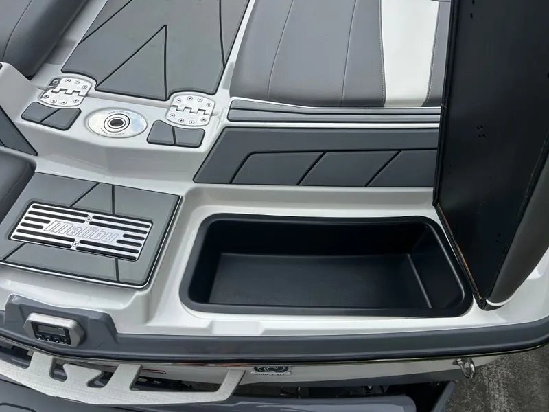 Slide: The Image of Malibu Wakesetter 23LSV 2022 - 13