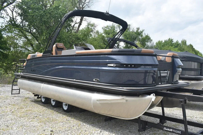 The Image of Sylvan L-3 SLZ Platinum Tritoon Conversion Lounge 2026 - 0
