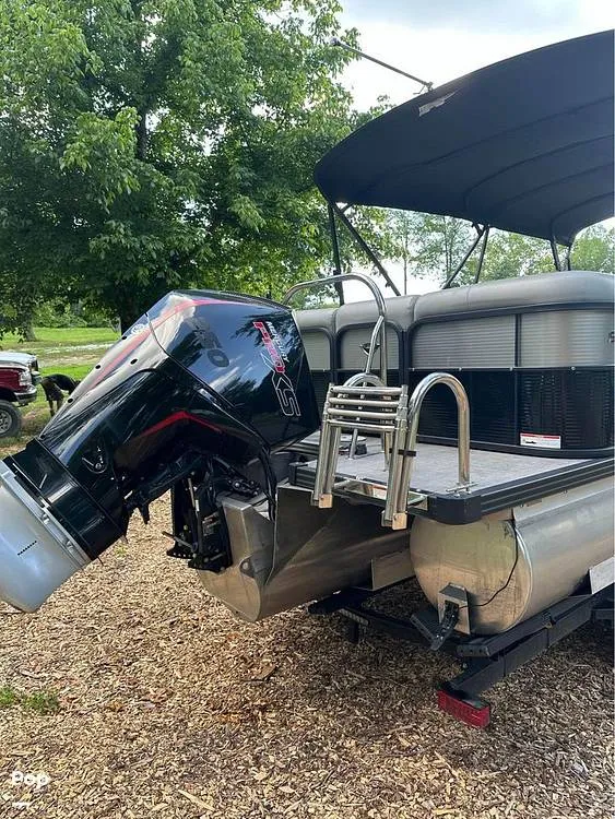 Slide: The Image of Manitou Oasis RF SHP 373 2022 - 14484541