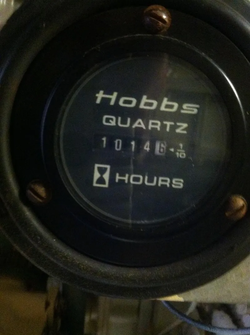 Slide: The Image of Hobbs Quartz hour meter showing 1014.6 hours on 1989 Californian 48 Motor Yacht. - 41