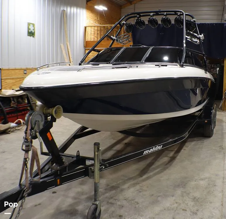 Slide: The Image of Malibu 23 LSV Wakesetter 2001 - 16171513