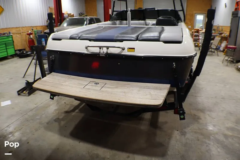 Slide: The Image of Malibu 23 LSV Wakesetter 2001 - 16171517