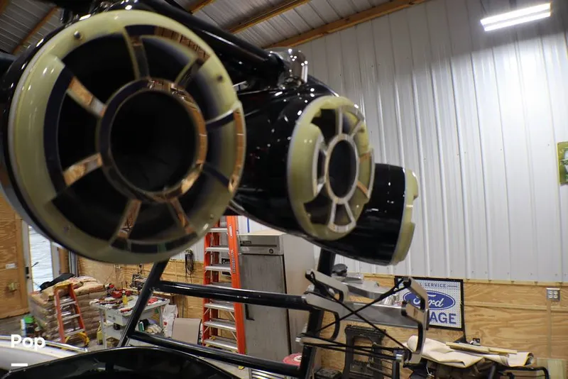 Slide: The Image of Malibu 23 LSV Wakesetter 2001 - 16171548