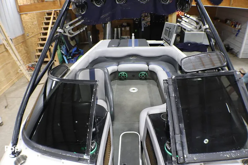 Slide: The Image of Malibu 23 LSV Wakesetter 2001 - 16171552