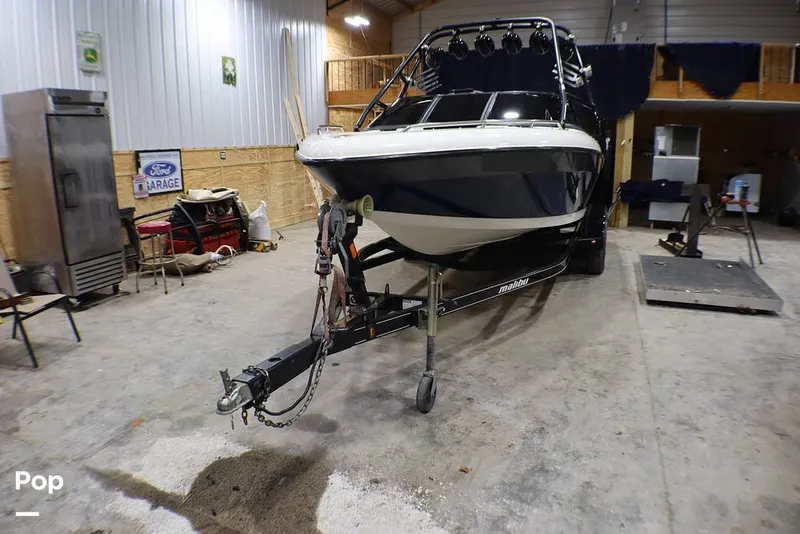 Slide: The Image of Malibu 23 LSV Wakesetter 2001 - 16172049