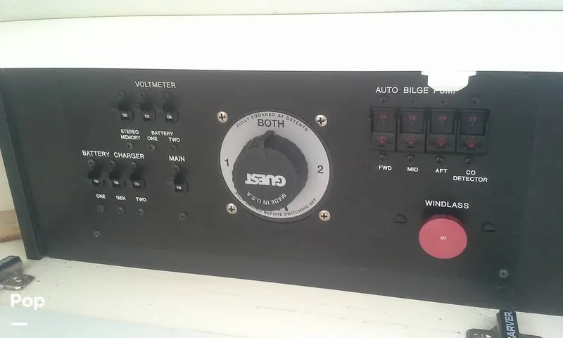 Slide: The Image of Carver 350 Mariner 1998 - 14535099