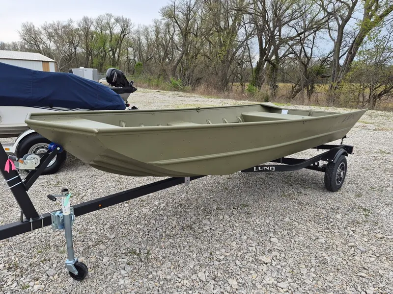 The Image of Lund 1648M Jon Boat w/ Single Axle Trailer 2026 - 0
