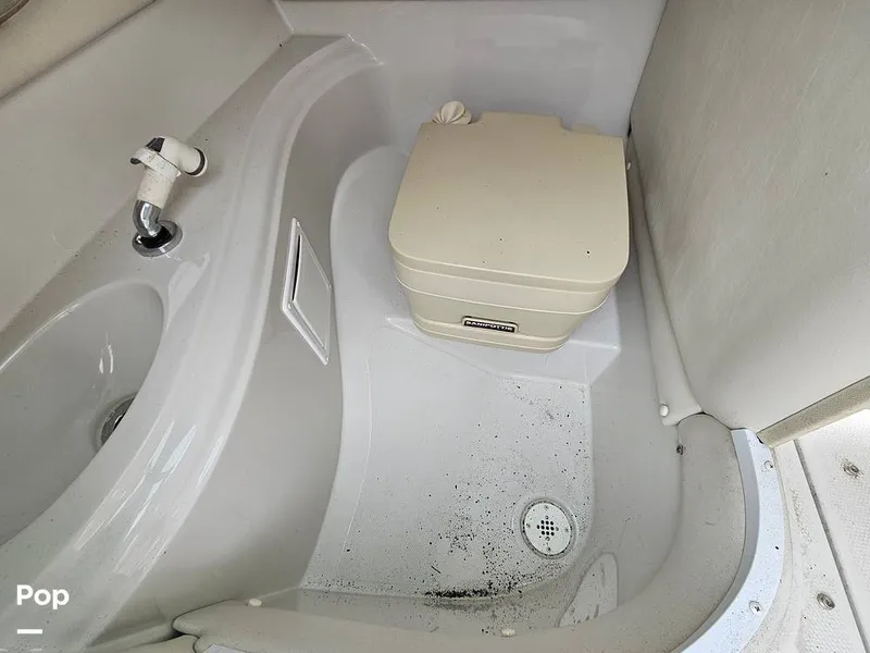 Slide: The Image of Crownline Boats 240EX 2005 - 14752463