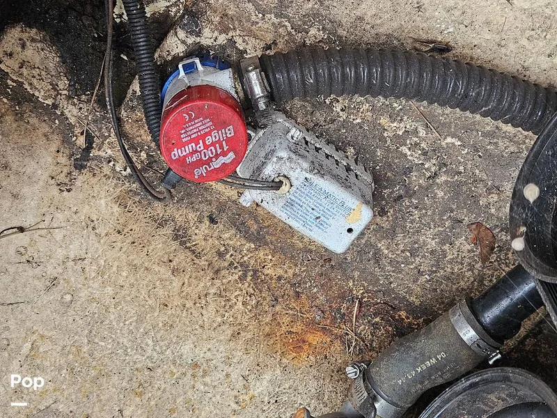 Slide: The Image of Crownline Boats 240EX 2005 - 14752478