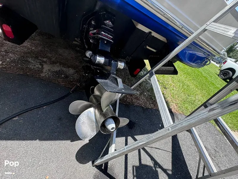 Slide: The Image of Sea Ray 270 SunDeck 2005 - 14517378