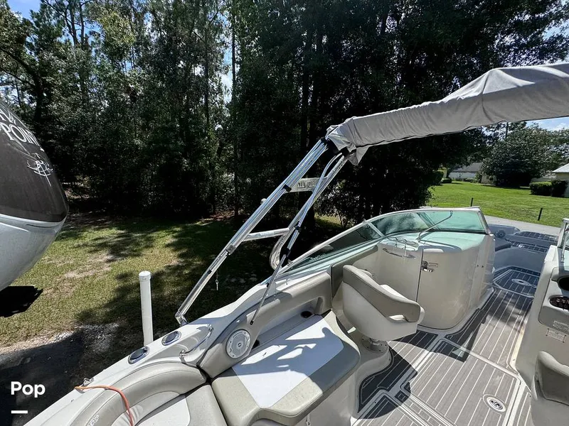 Slide: The Image of Sea Ray 270 SunDeck 2005 - 14517387