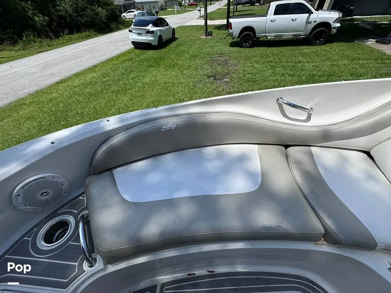 Slide: The Image of Sea Ray 270 SunDeck 2005 - 14517557