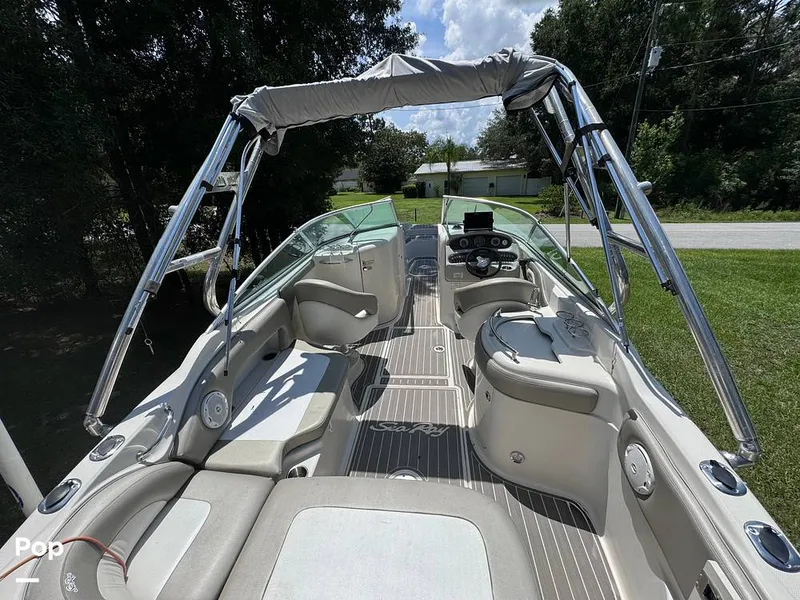 Slide: The Image of Sea Ray 270 SunDeck 2005 - 14517566