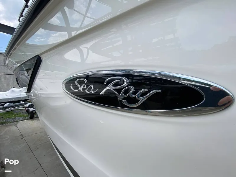 Slide: The Image of Sea Ray SLX 350 Outboard 2020 - 14580404