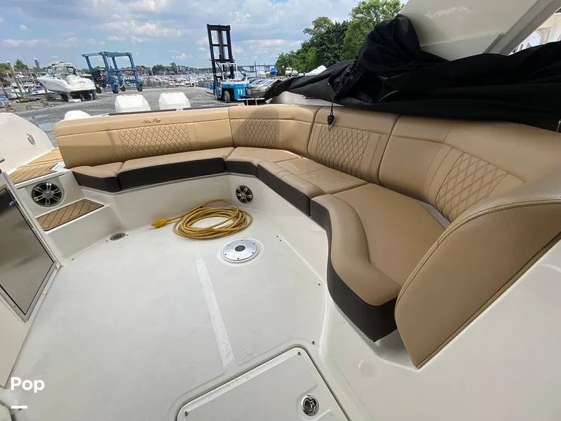 Slide: The Image of Sea Ray SLX 350 Outboard 2020 - 14580418