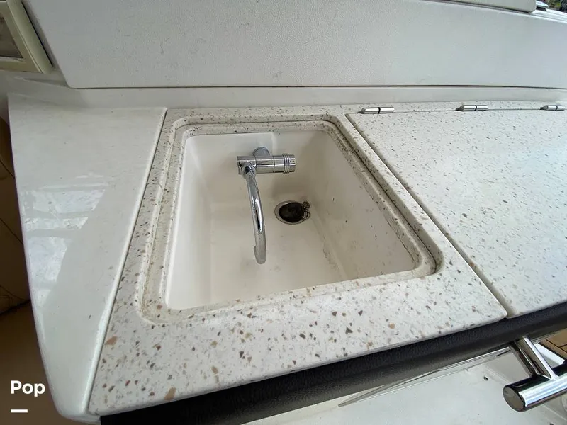 Slide: The Image of Sea Ray SLX 350 Outboard 2020 - 14580425