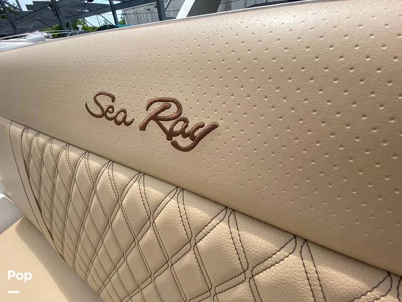 Slide: The Image of Sea Ray SLX 350 Outboard 2020 - 14580440