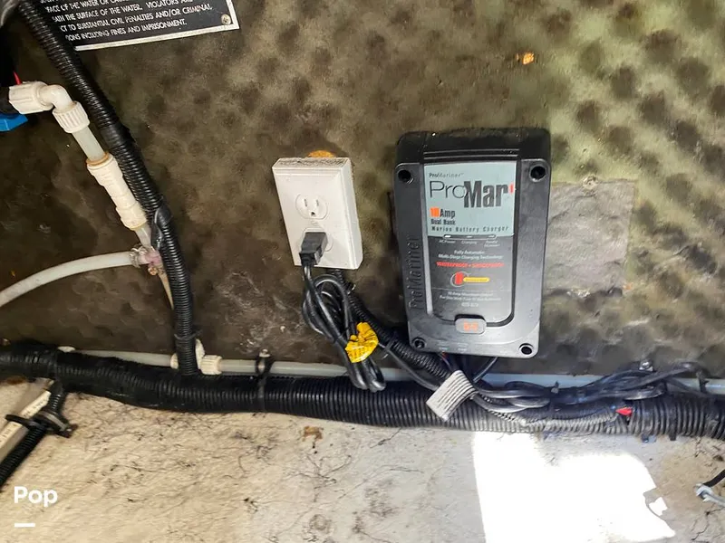 Slide: The Image of Rinker 270 Fiesta Vee 2002 - 14676990