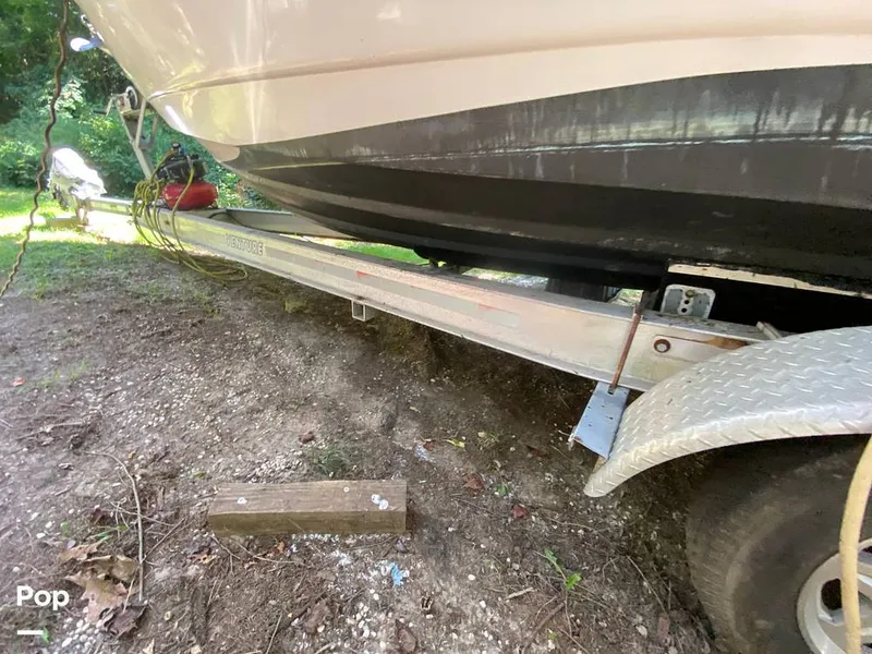 Slide: The Image of Rinker 270 Fiesta Vee 2002 - 14677000