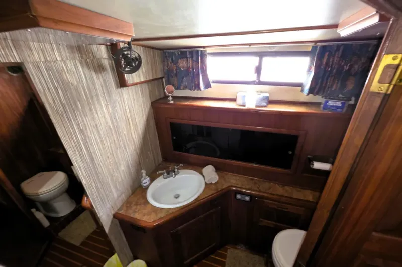 Slide: The Image of Californian Californian 43 Motoryacht 1984 - 18
