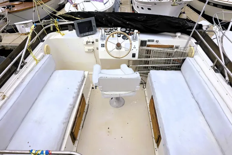 Slide: The Image of Californian Californian 43 Motoryacht 1984 - 1