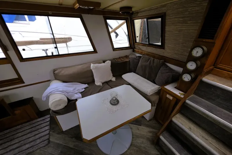 Slide: The Image of Californian Californian 43 Motoryacht 1984 - 3