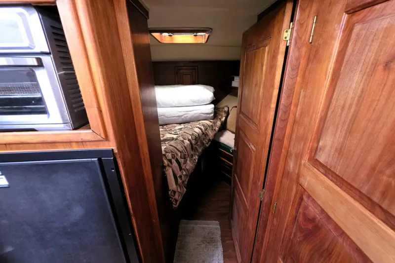Slide: The Image of Californian Californian 43 Motoryacht 1984 - 9