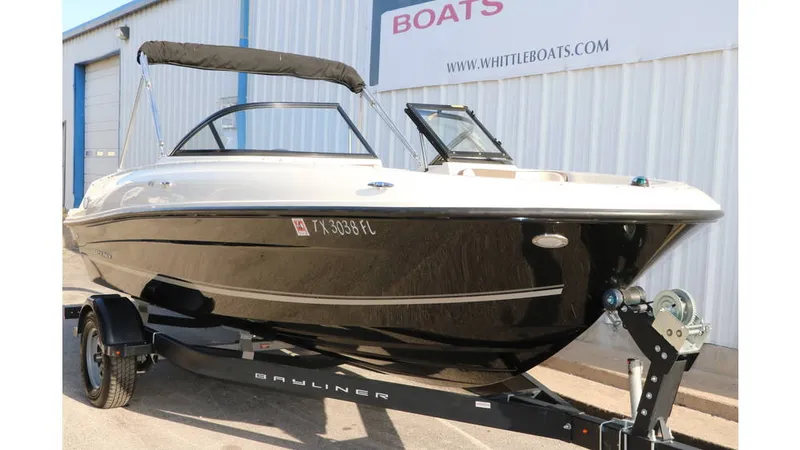 Slide: The Image of Bayliner VR4 2019 - 10