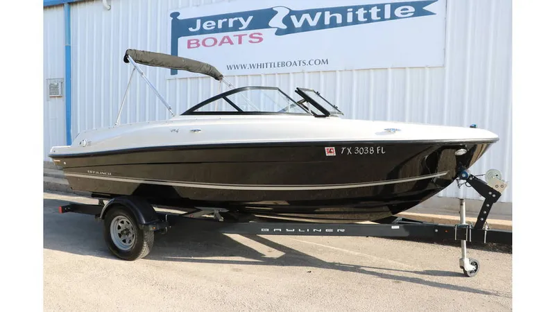 Slide: The Image of Bayliner VR4 2019 - 12