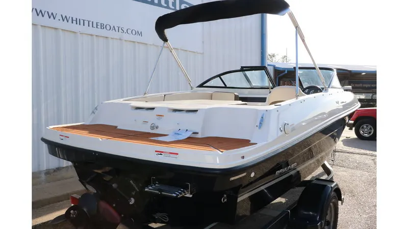 Slide: The Image of Bayliner VR4 2019 - 3