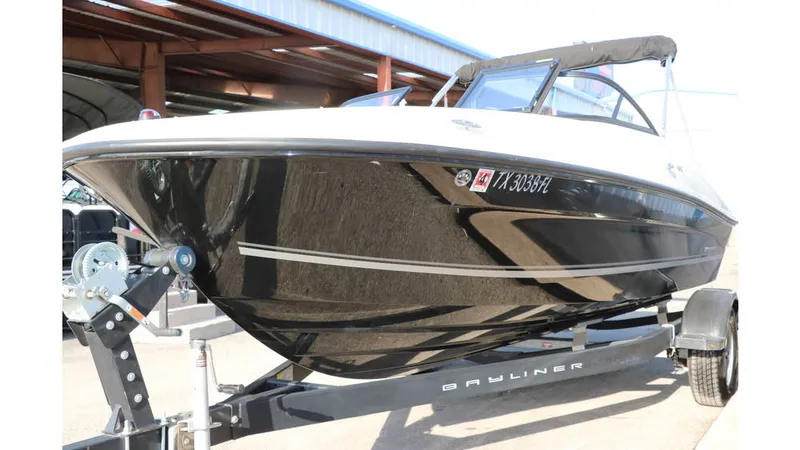 Slide: The Image of Bayliner VR4 2019 - 7