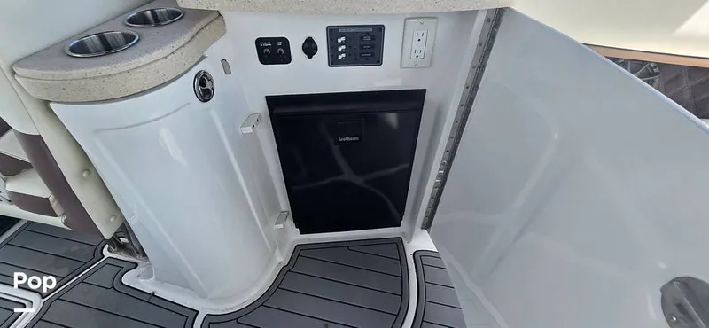 Slide: The Image of Cobalt 302 Bowrider 2014 - 15286180