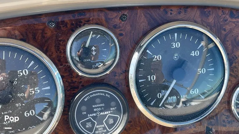 Slide: The Image of Maxum 2700 SCR 2000 - 14978790