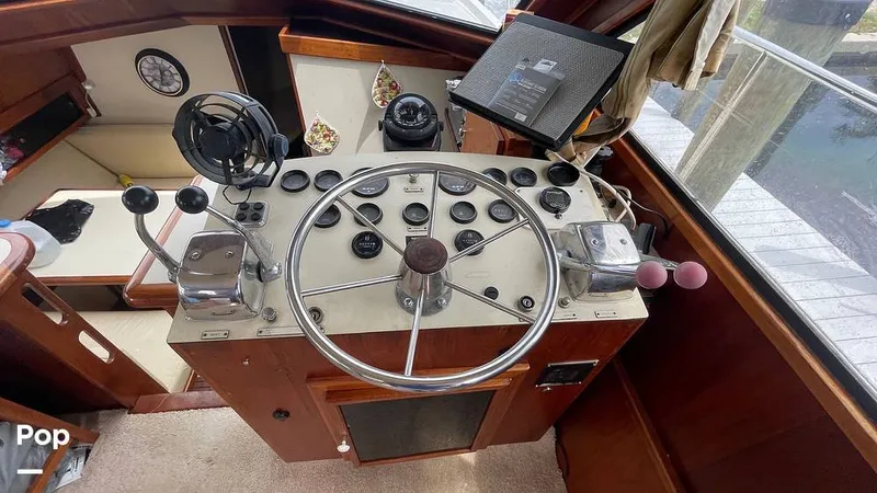 Slide: The Image of Californian 35 Motor Yacht 1986 - 14596332