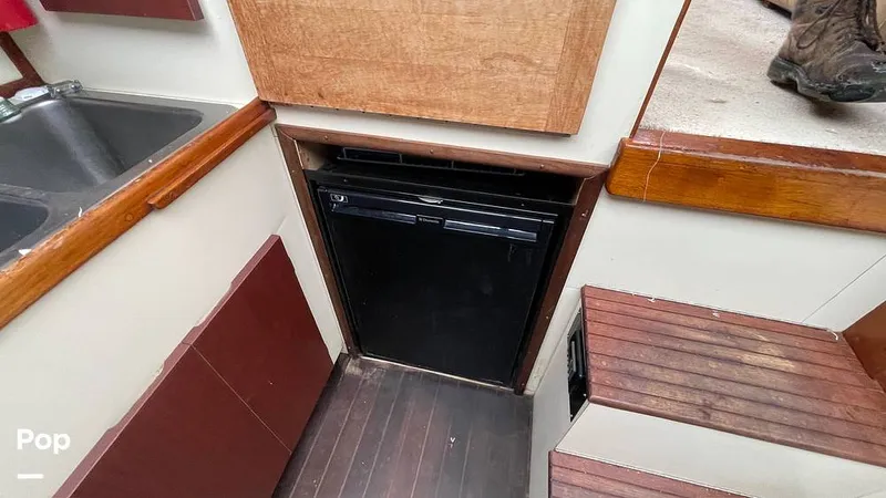 Slide: The Image of Californian 35 Motor Yacht 1986 - 14596350