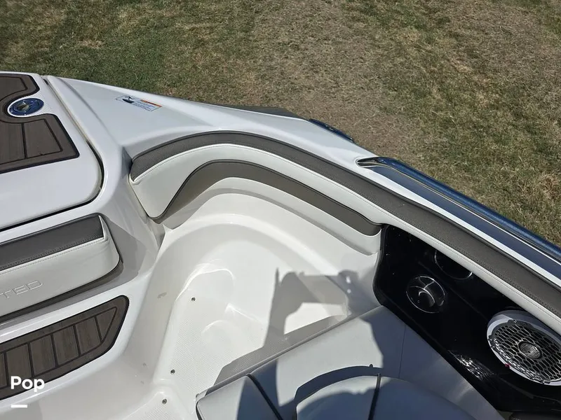 Slide: The Image of Yamaha 242 Limited 2015 - 15760308