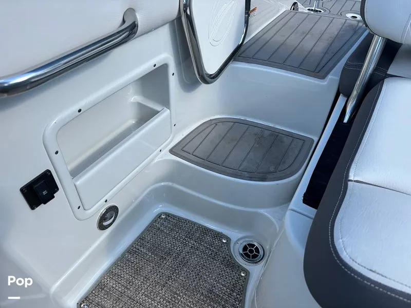 Slide: The Image of Crownline Boats E255 2022 - 14789394