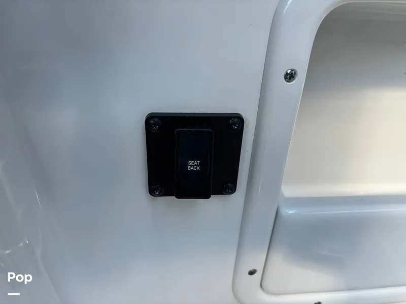 Slide: The Image of Crownline Boats E255 2022 - 14789395